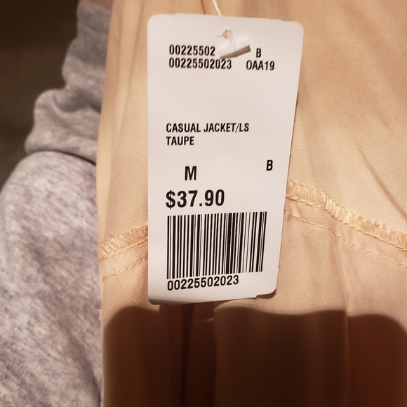NWT! FOREVER 21 TAN LIGHTWEIGHT JACKET - Picture 3 of 8